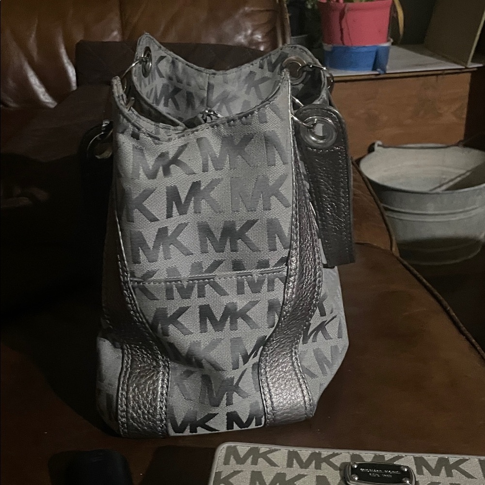Michael Kors Black and Gray Monogram Shoulder Bag and Wallet - Picture 4 of 7